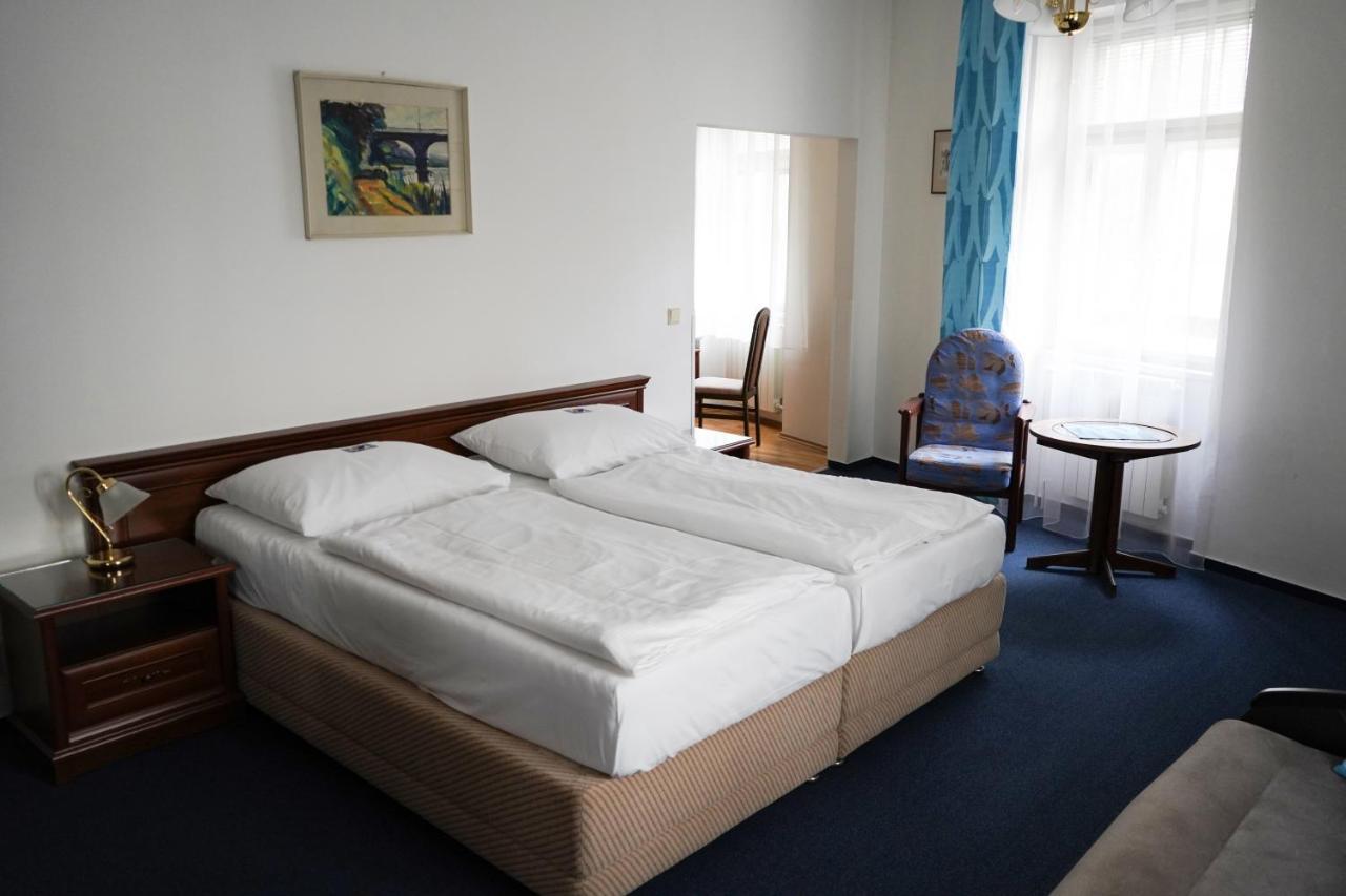 Ea Apartmany Mozart Karlsbad Buitenkant foto