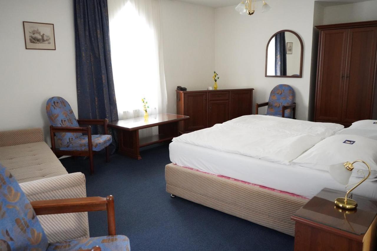 Ea Apartmany Mozart Karlsbad Buitenkant foto