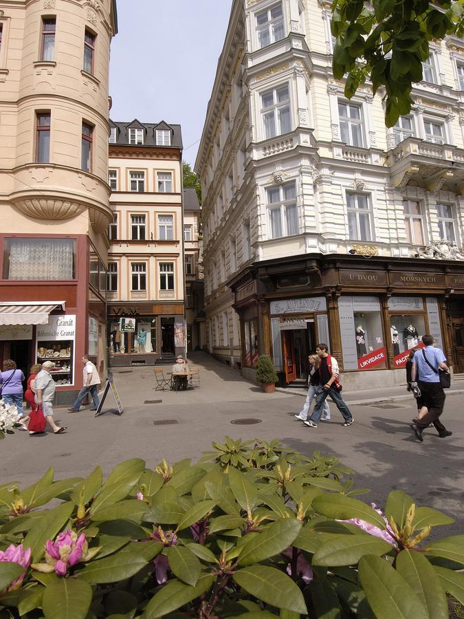 Ea Apartmany Mozart Karlsbad Buitenkant foto
